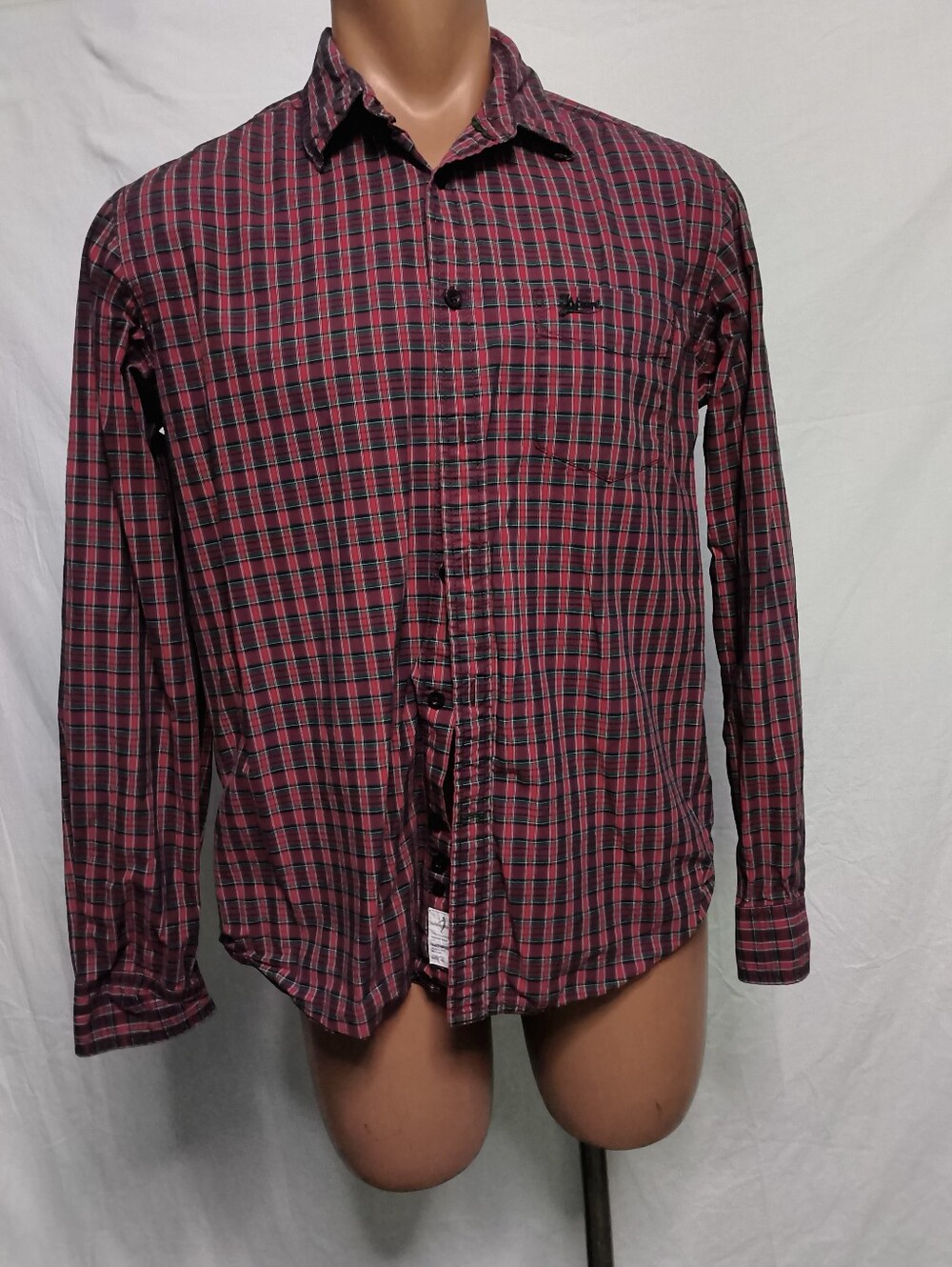 Indian Terrain Men's Burgundy and Black Plaid Button-Down Shirt